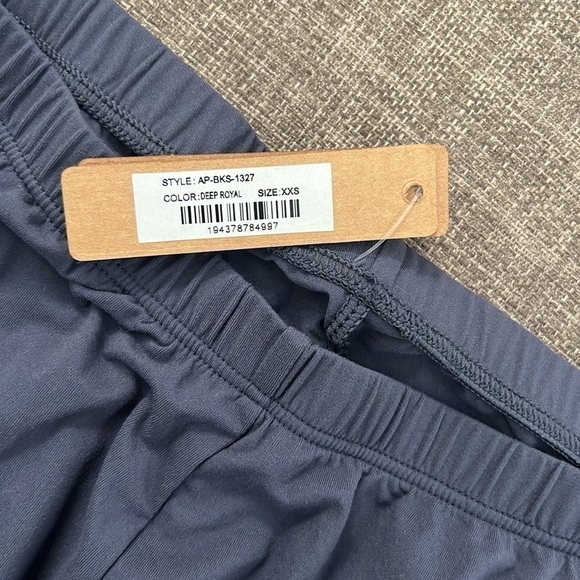 Skims Fit Everybody Bike Shorts - Picture 7 of 7